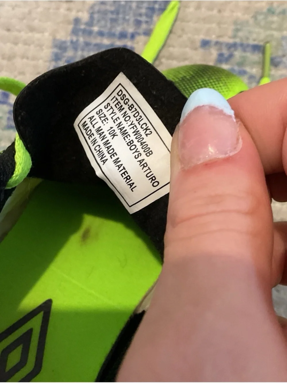 Umbro Kids Neon Yellow-Green Soccer Cleats